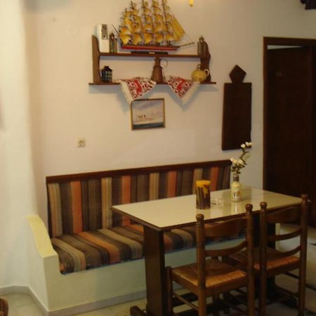 Pension Lagoudera Naxos City ภายนอก รูปภาพ