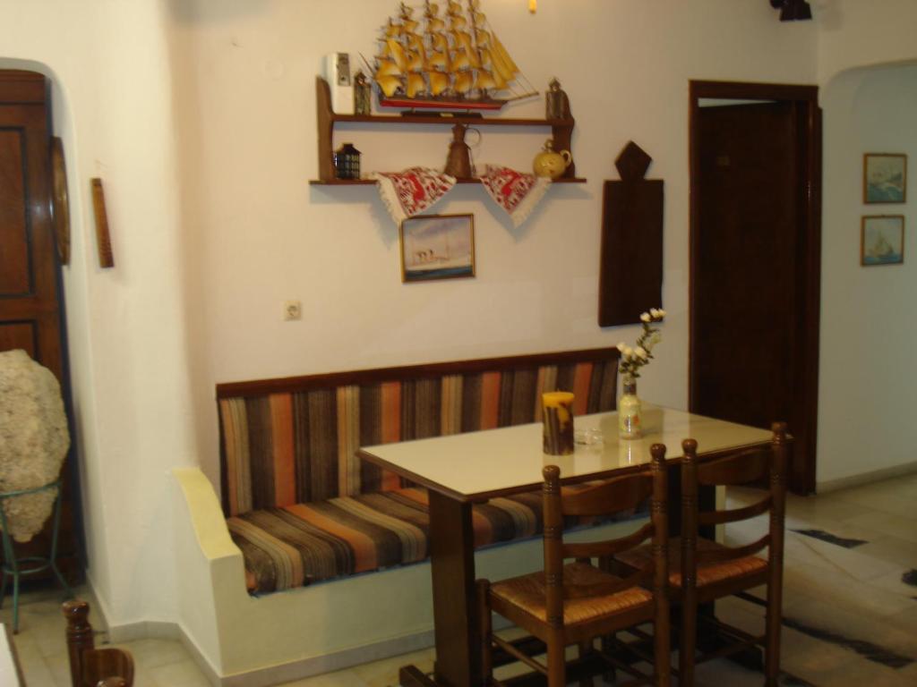 Pension Lagoudera Naxos City ภายนอก รูปภาพ